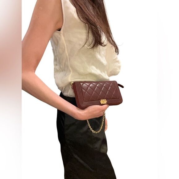 Chanel Brown Quilted Wallet with Gold Accents - Picture 14 of 15